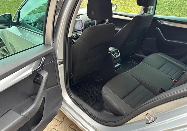 Skoda Octavia cena 42900 przebieg: 300001, rok produkcji 2017 z Sokółka małe 67